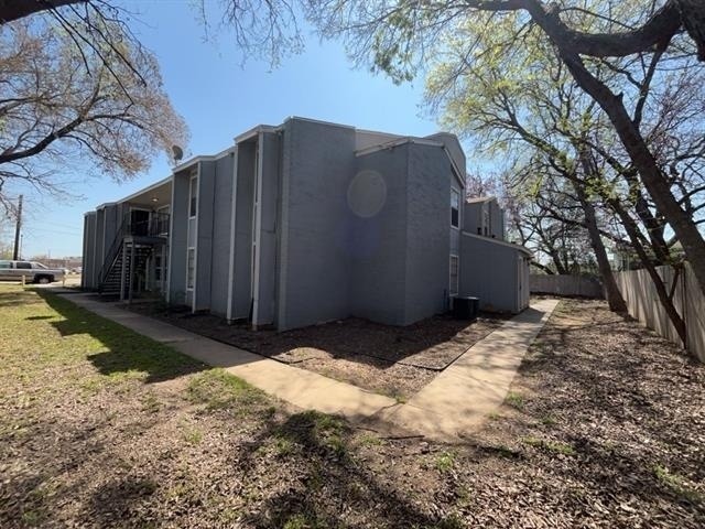 219 Fry Street - Photo 1