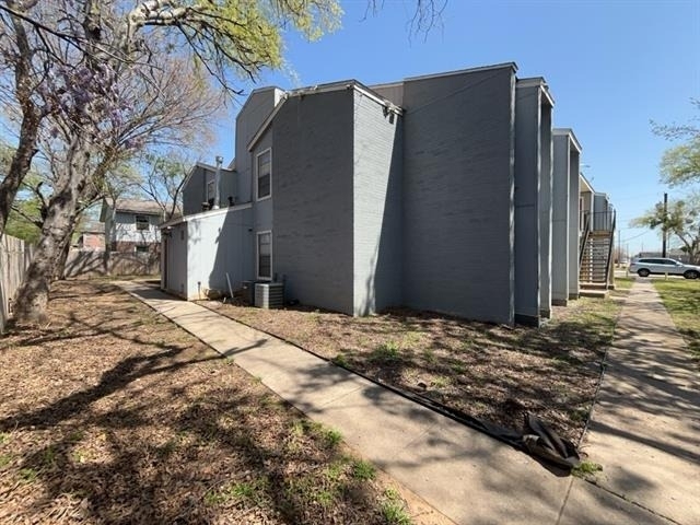 219 Fry Street - Photo 2