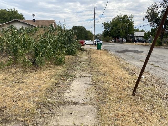 217 W 3rd Street - Photo 2