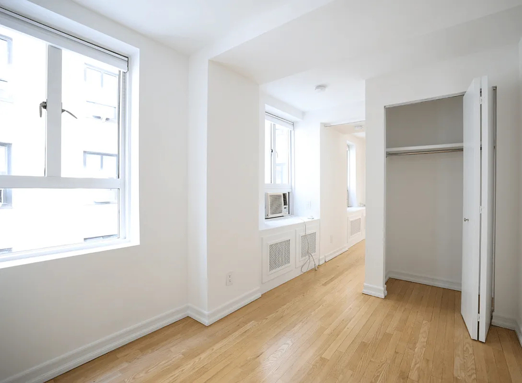 752 West End Avenue - Photo 2