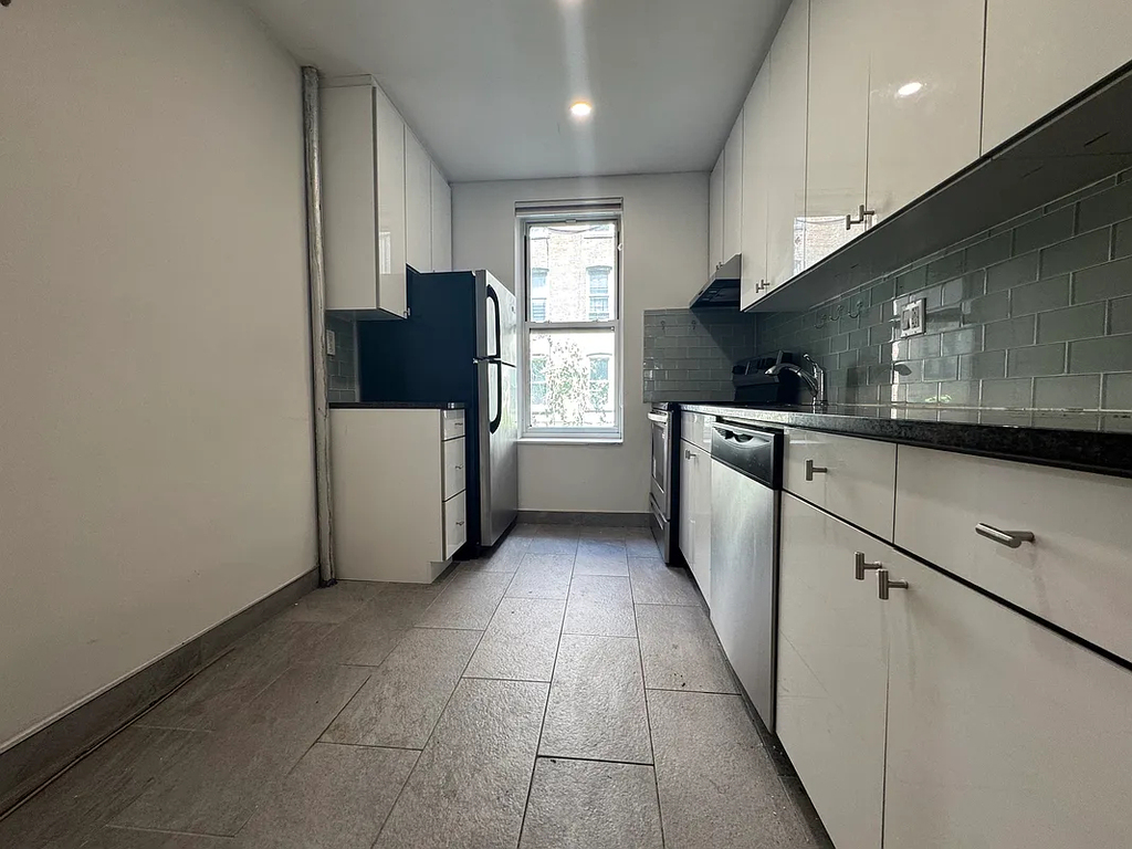 707 West 171st Street - Photo 4
