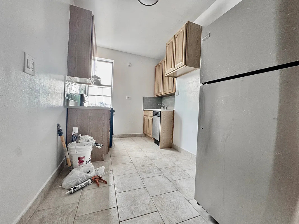 715 West 172nd Street - Photo 4