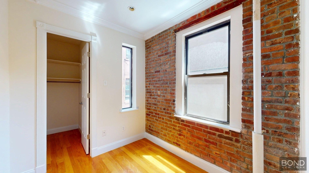 East 9th Street - Photo 2