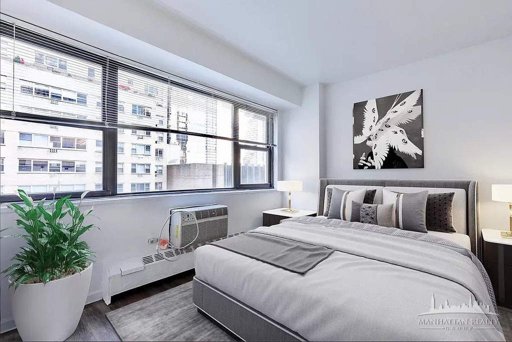 330 East 46th Street - Photo 2