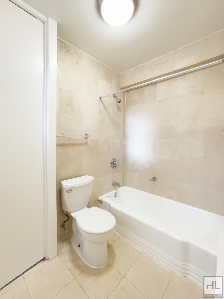 East 36 Street - Photo 7