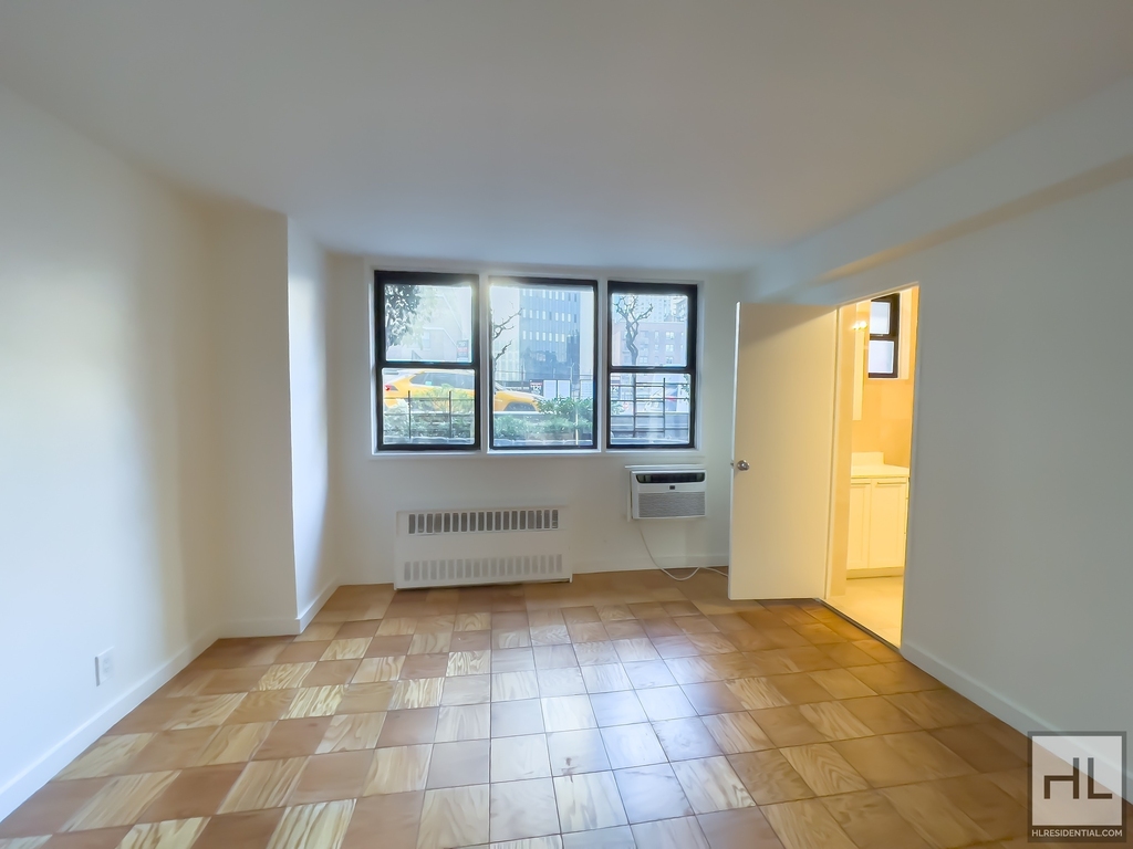 East 36 Street - Photo 1