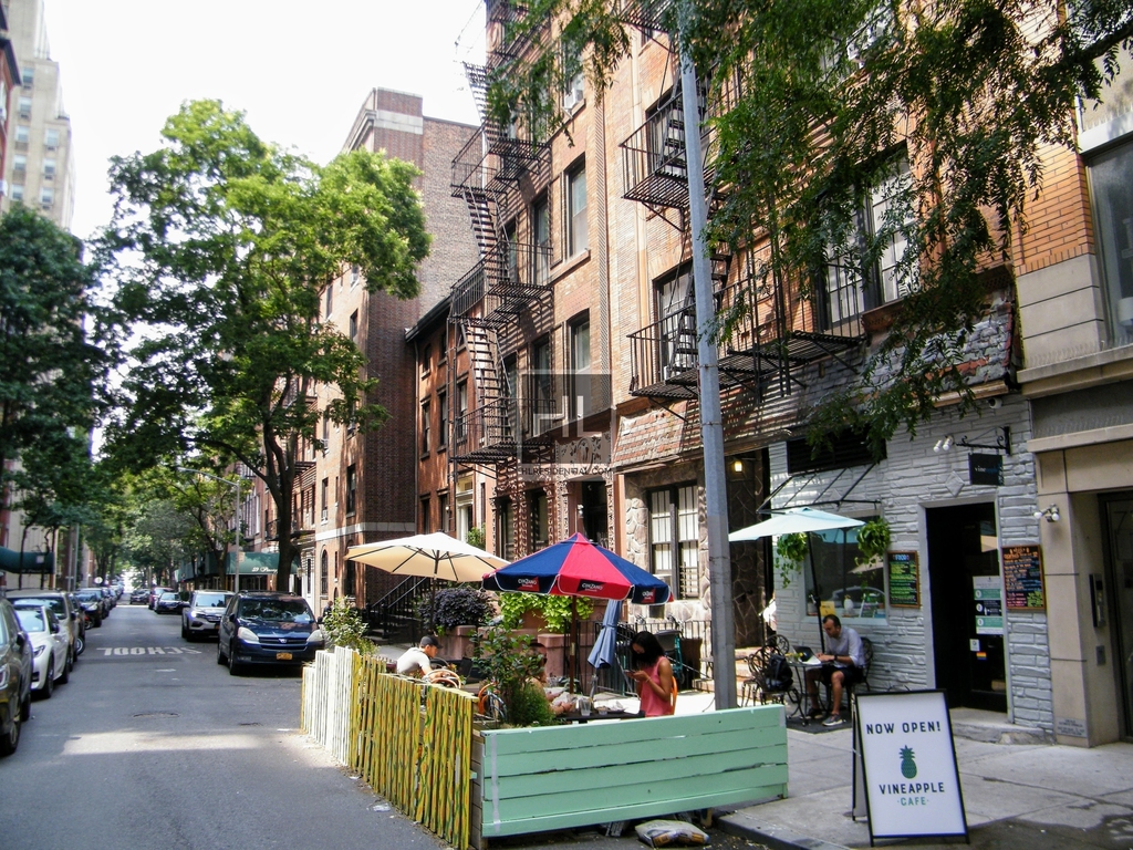 Pineapple Street - Photo 2