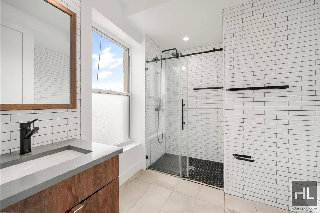 East 5th Street - Photo 3