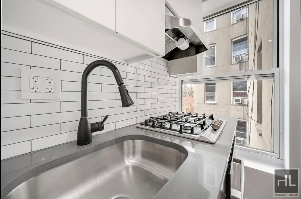 East 5th Street - Photo 2