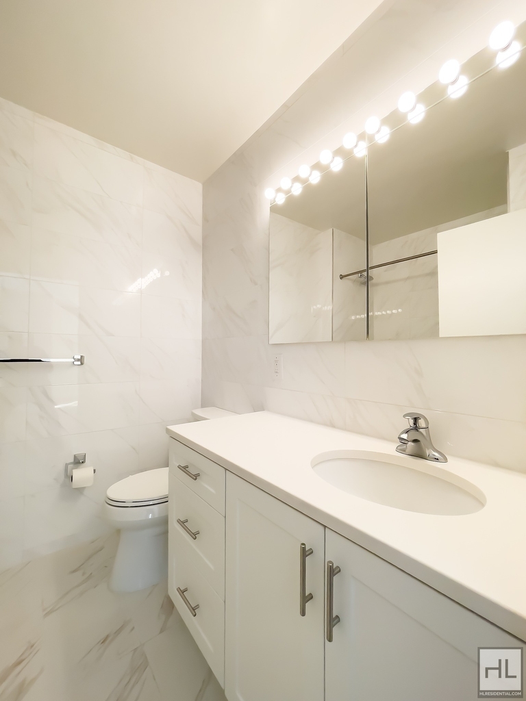 West 87th Street - Photo 8