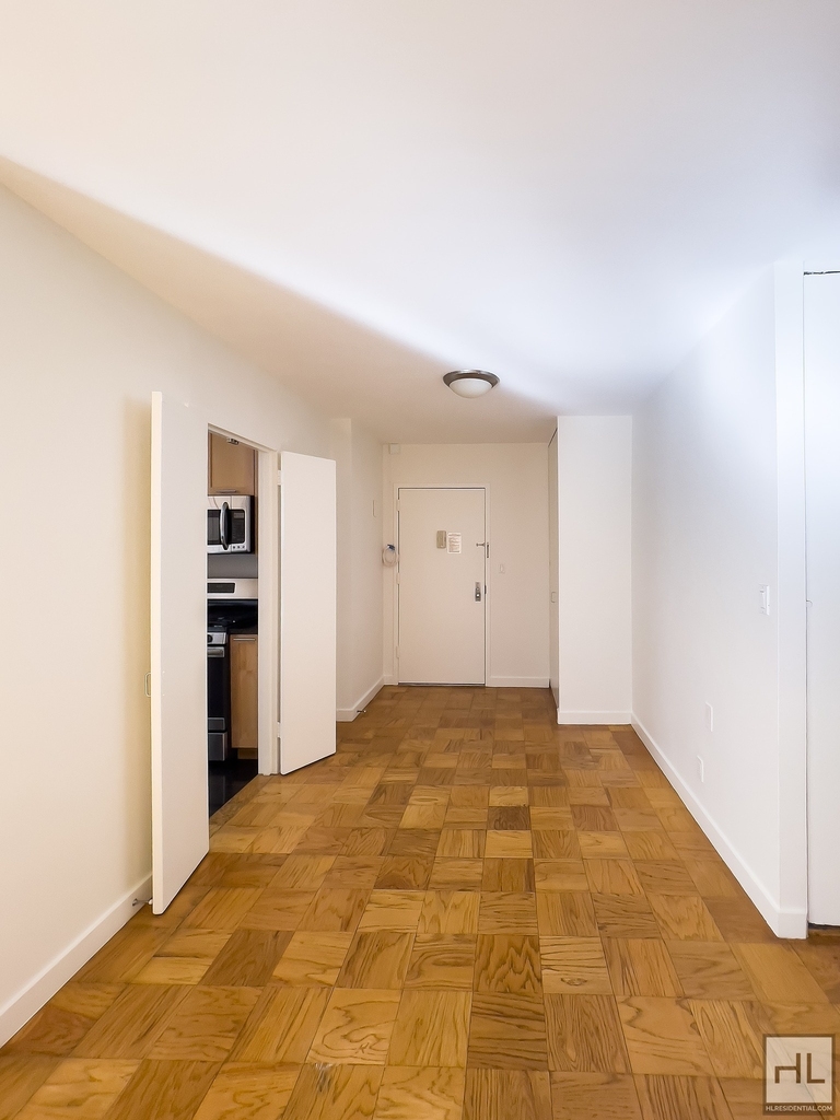 West 87th Street - Photo 2