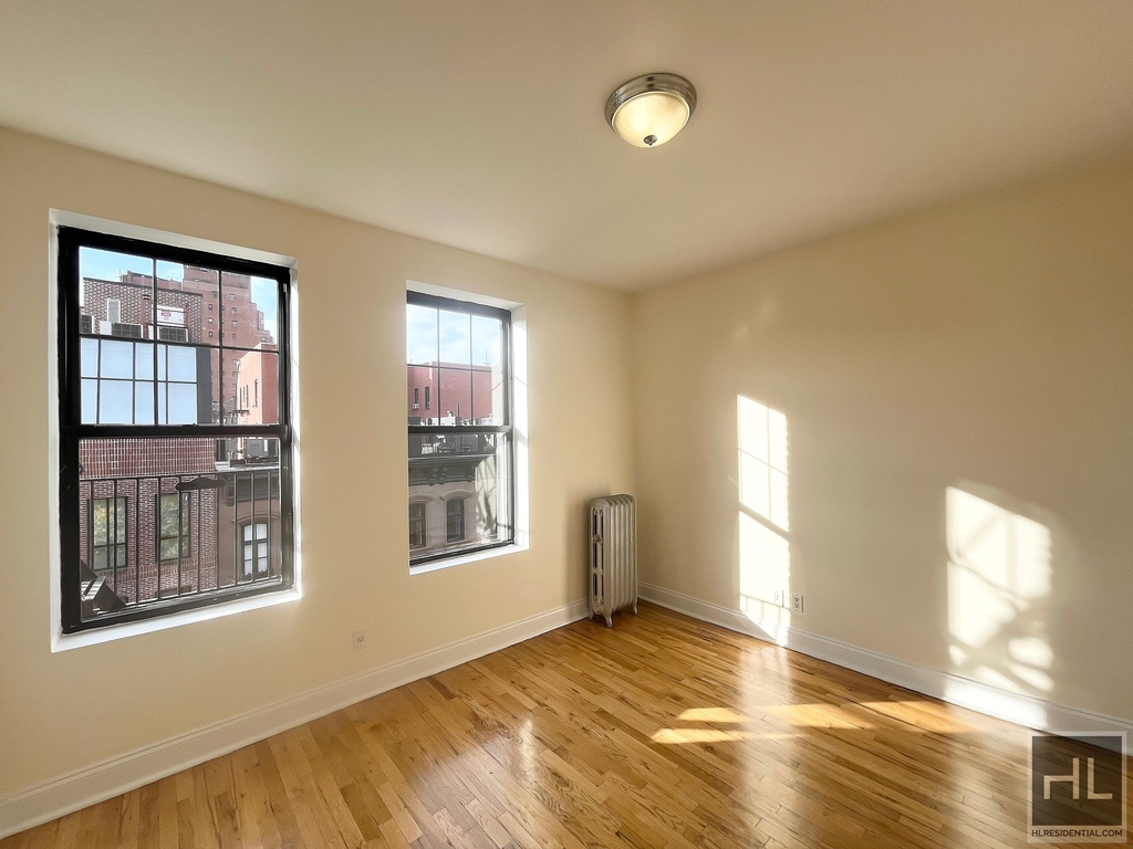 West 11th Street - Photo 2