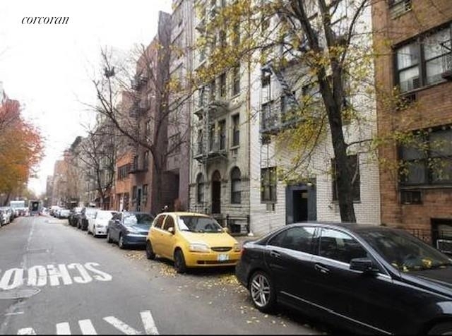 416 E 81st Street - Photo 4