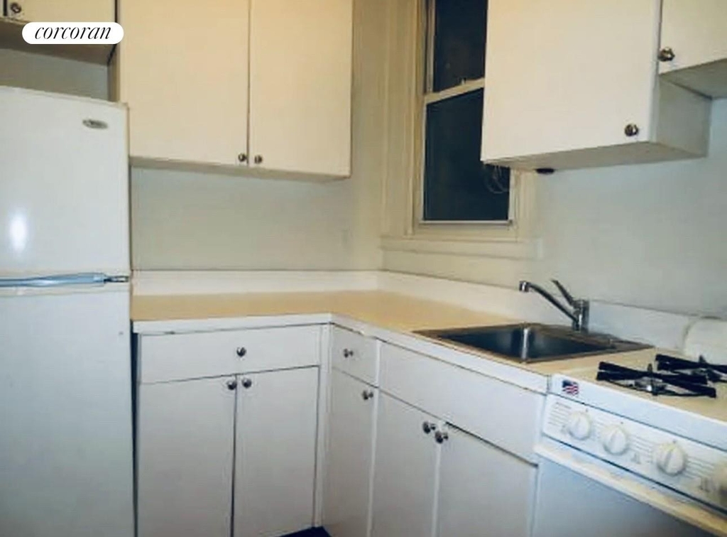 416 E 81st Street - Photo 1