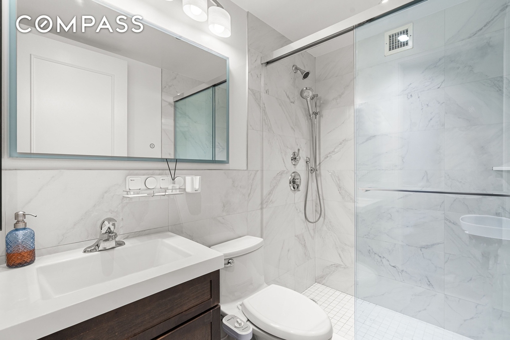 236 E 47th Street - Photo 3