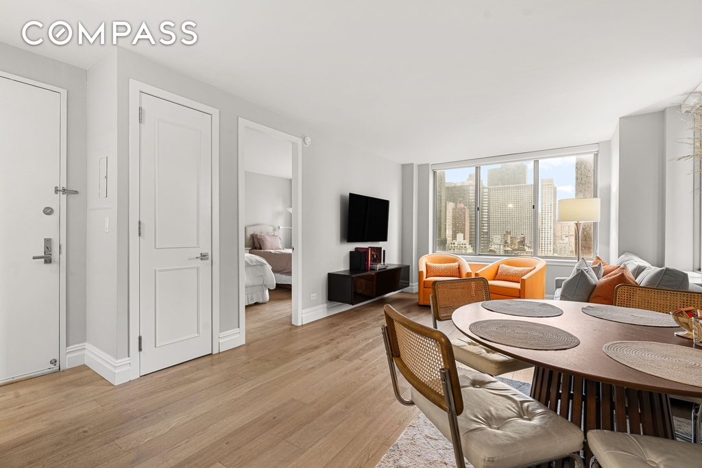 236 E 47th Street - Photo 4