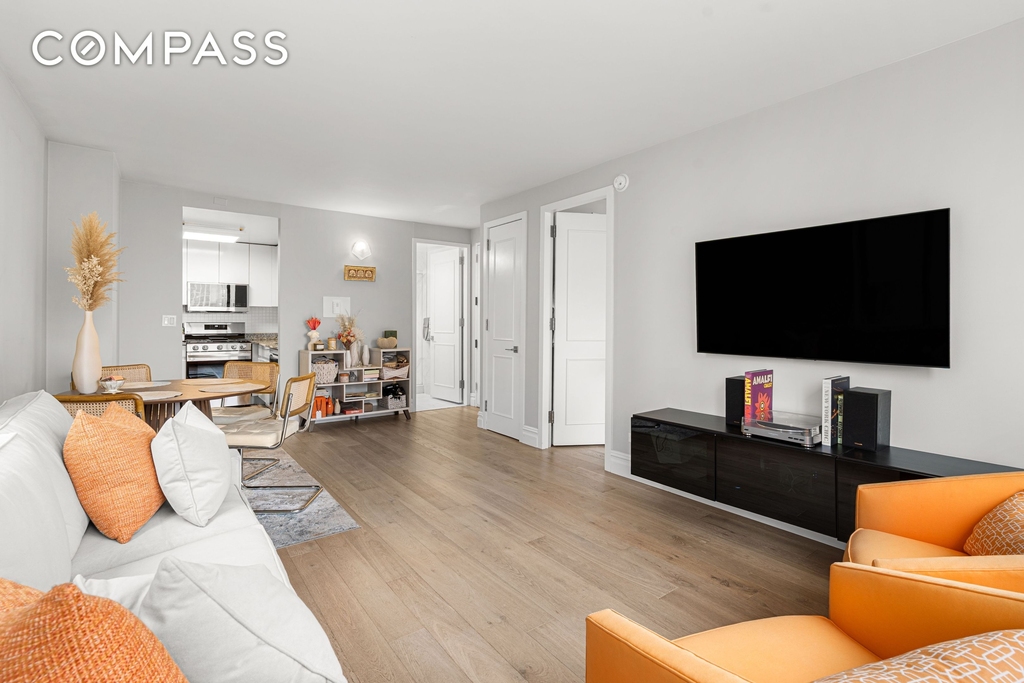 236 E 47th Street - Photo 5