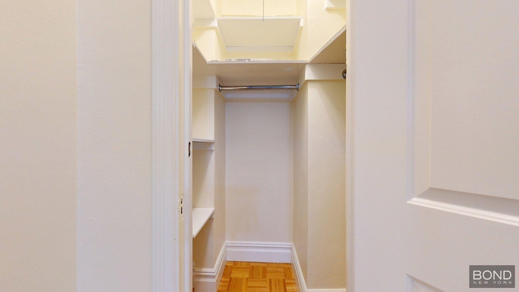 Christopher Street - Photo 3