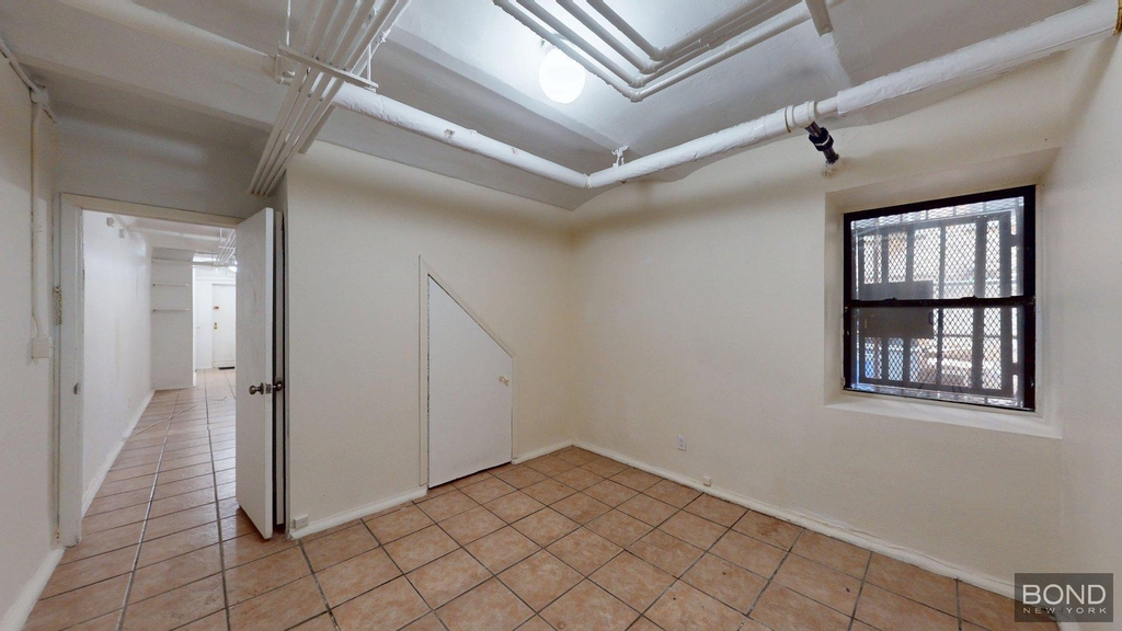 West 106th Street - Photo 4