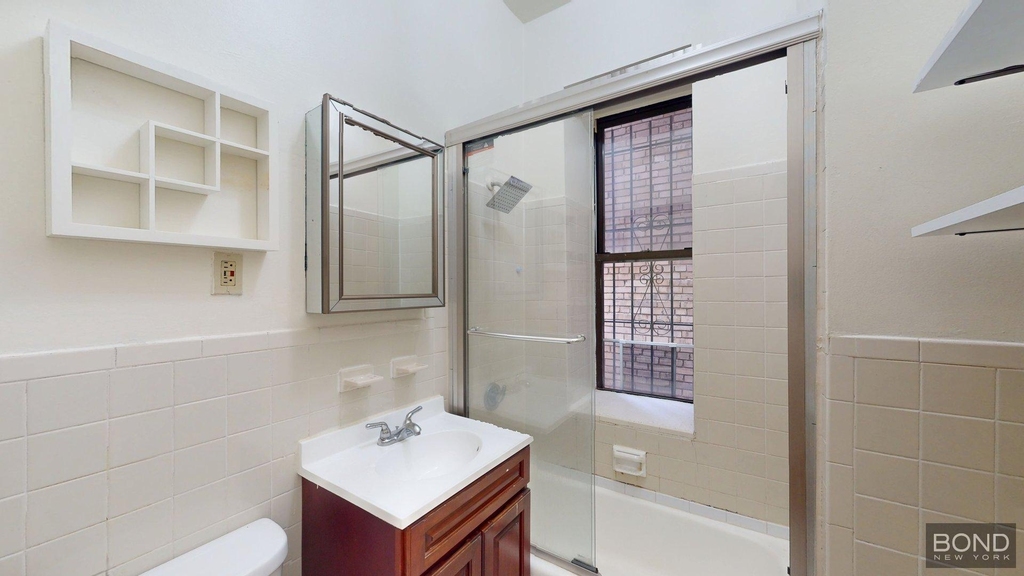 West 106th Street - Photo 6