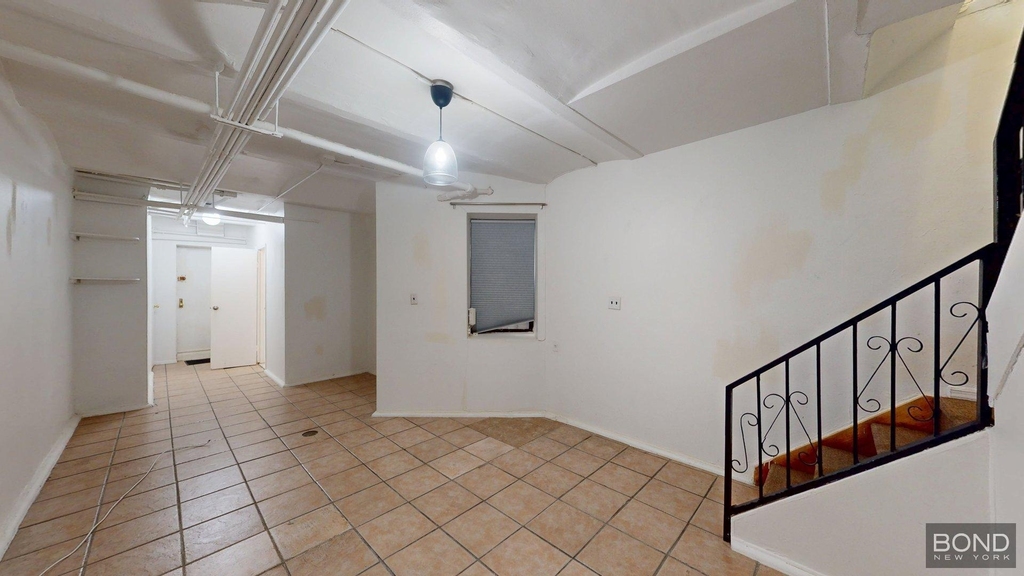 West 106th Street - Photo 3