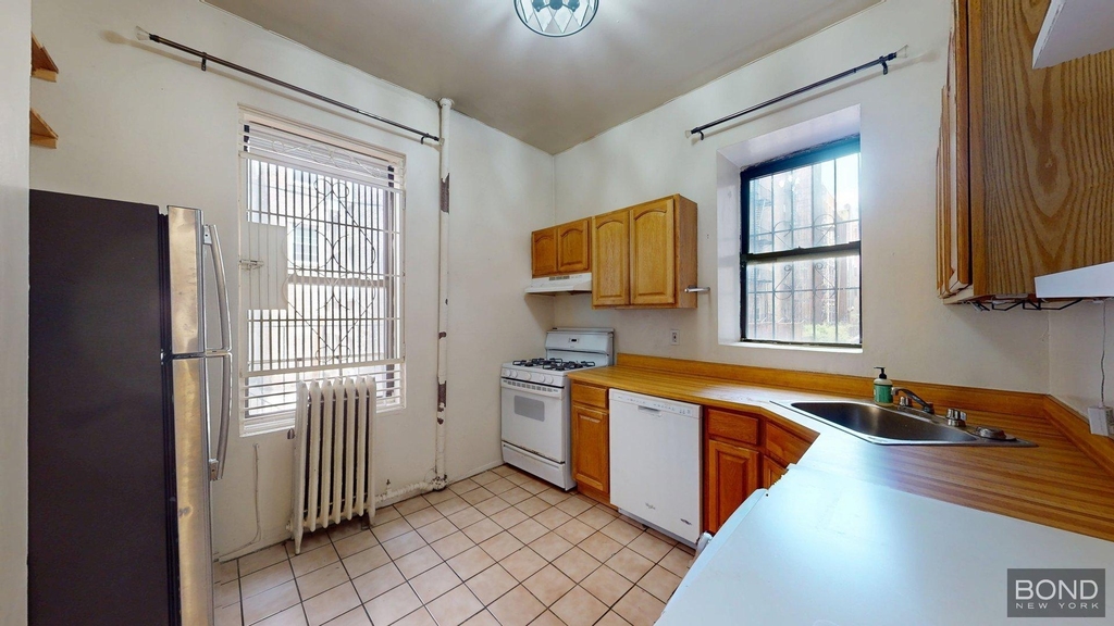 West 106th Street - Photo 1