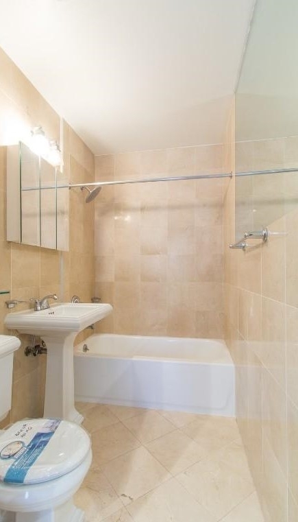 346 E 18th St - Photo 4