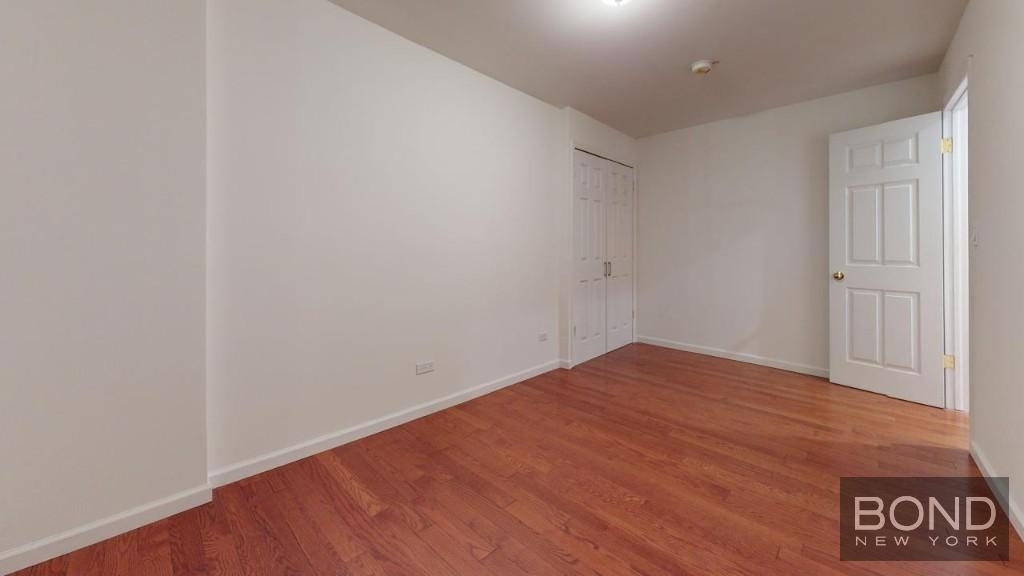 299 East 11th Street - Photo 8