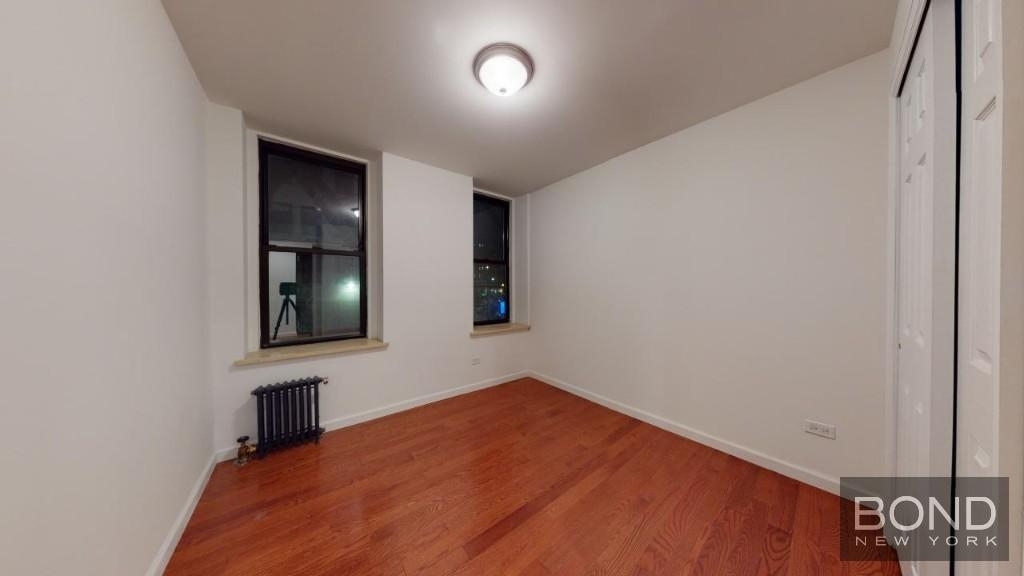 299 East 11th Street - Photo 5