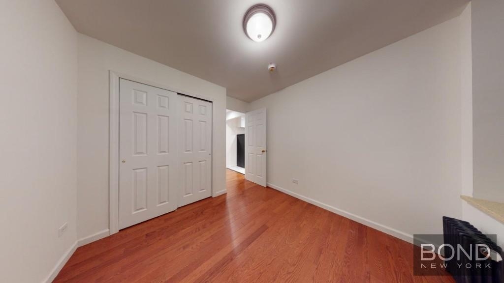 299 East 11th Street - Photo 6