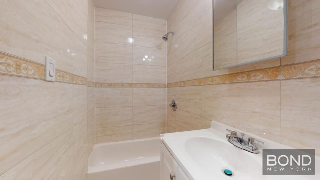 299 East 11th Street - Photo 9