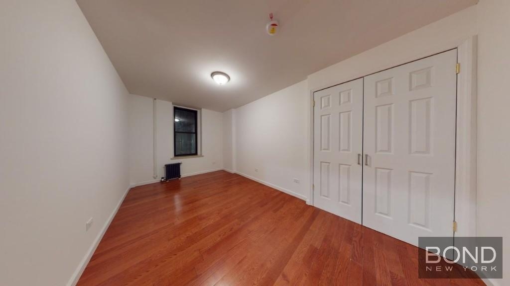 299 East 11th Street - Photo 2