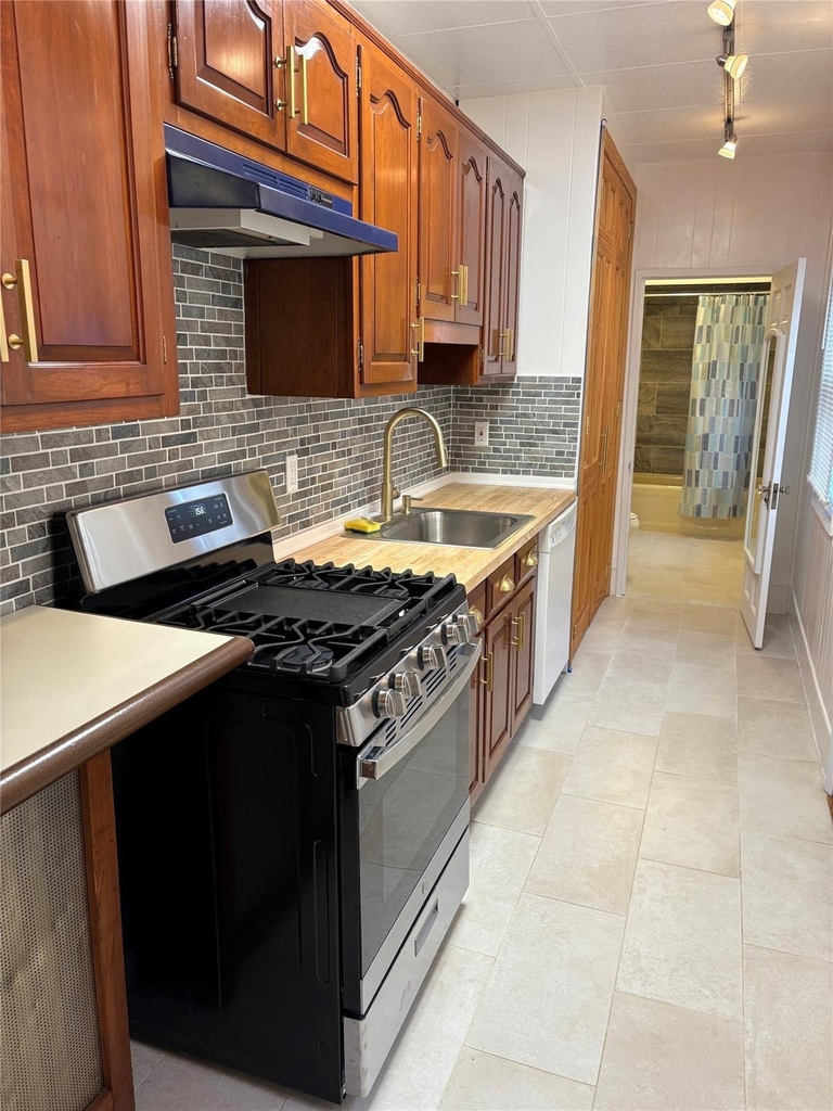 62 South Washington Street - Photo 1
