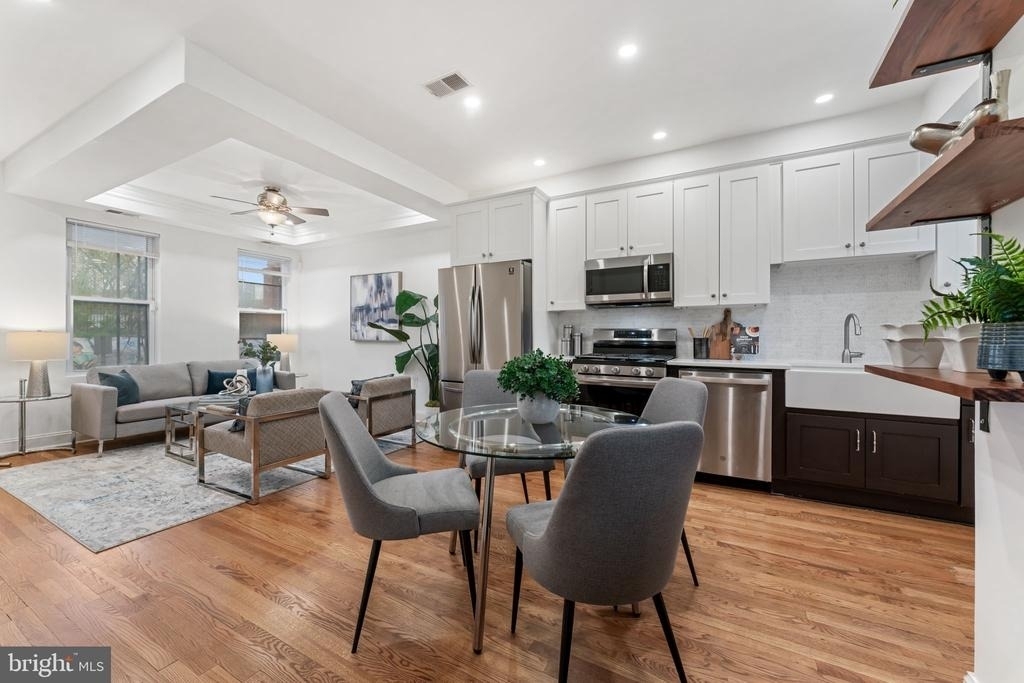 744 Columbia Road Nw - Photo 3