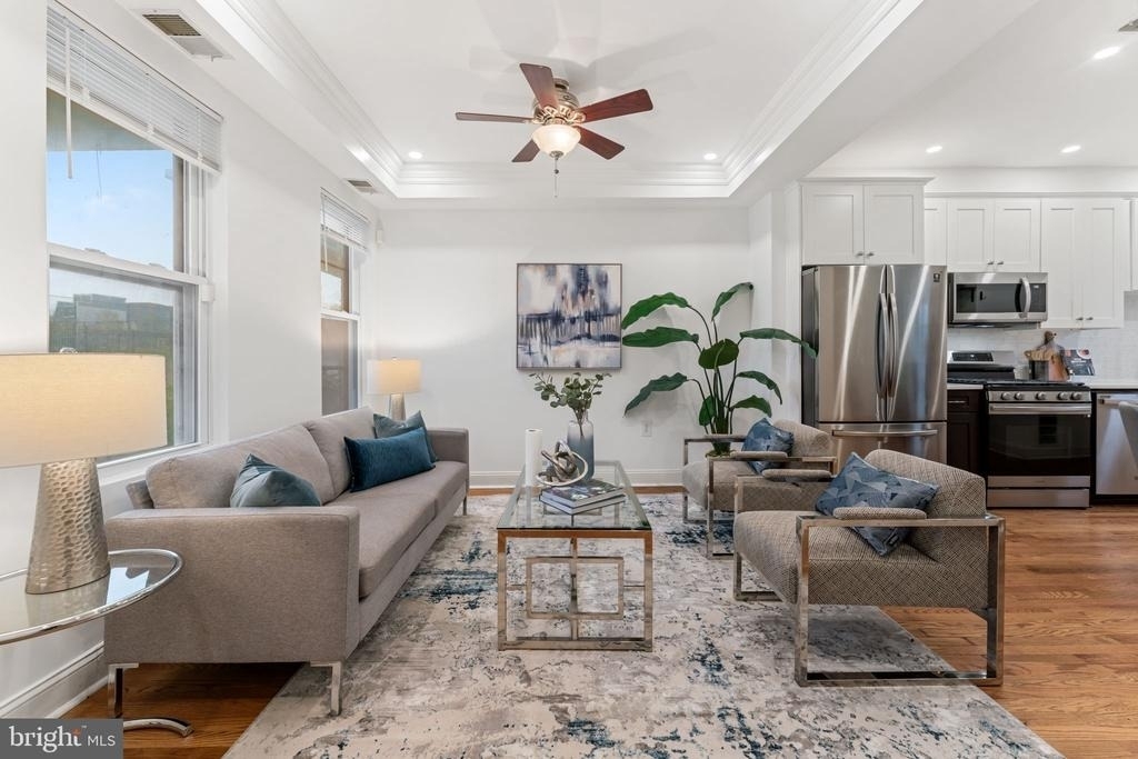 744 Columbia Road Nw - Photo 4