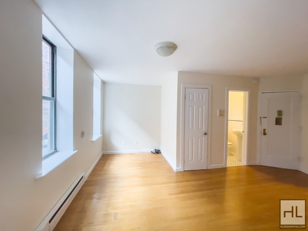 Mott Street - Photo 4