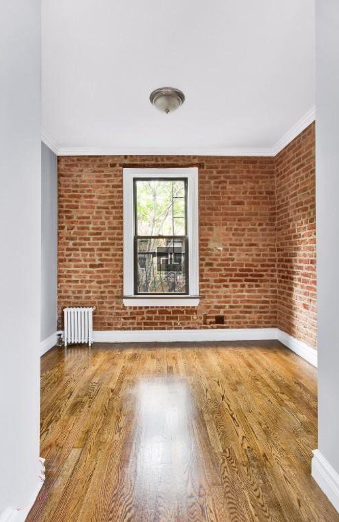 East 13th Street - Photo 8