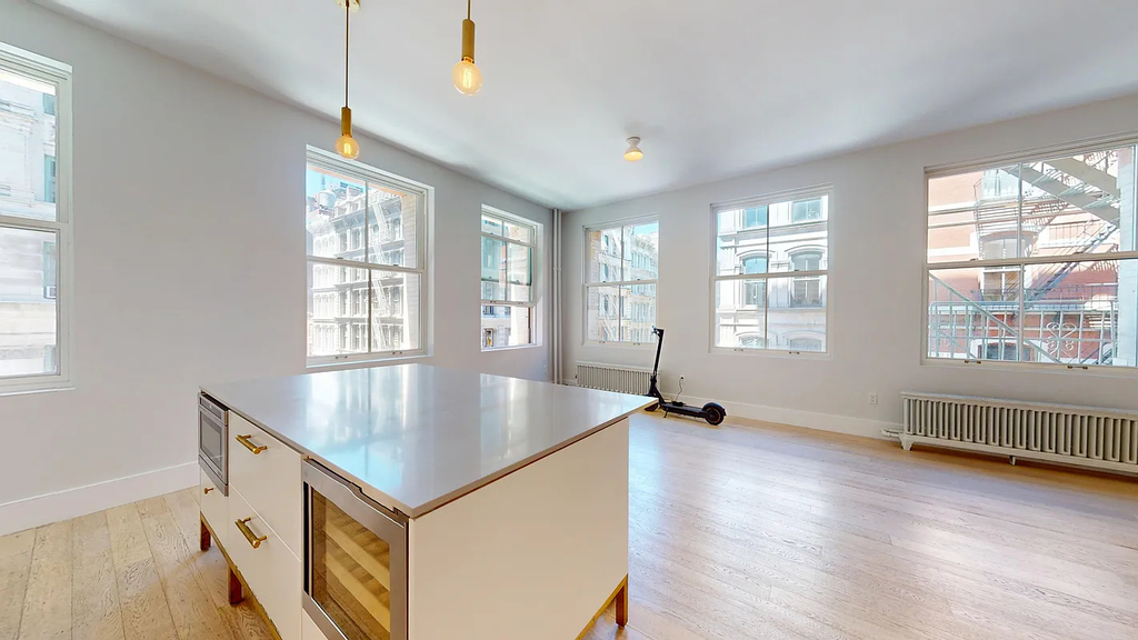452 Brorome street apt 3W - Photo 4