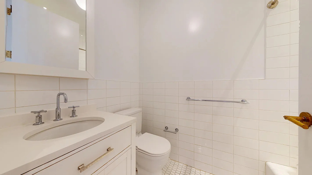 452 Brorome street apt 3W - Photo 16