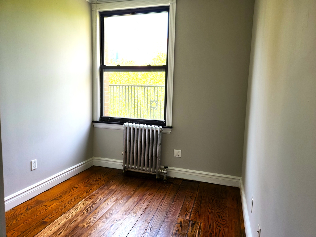 East 35th Street - Photo 6