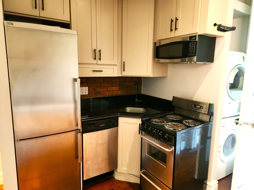 East 35th Street - Photo 7