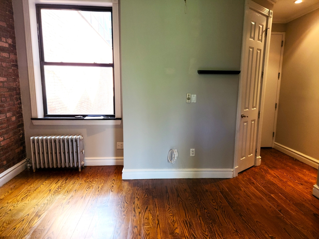 East 35th Street - Photo 4