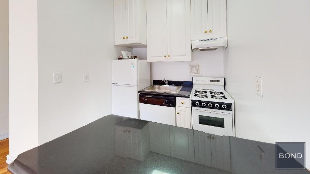 York Avenue & 87th St - Photo 2