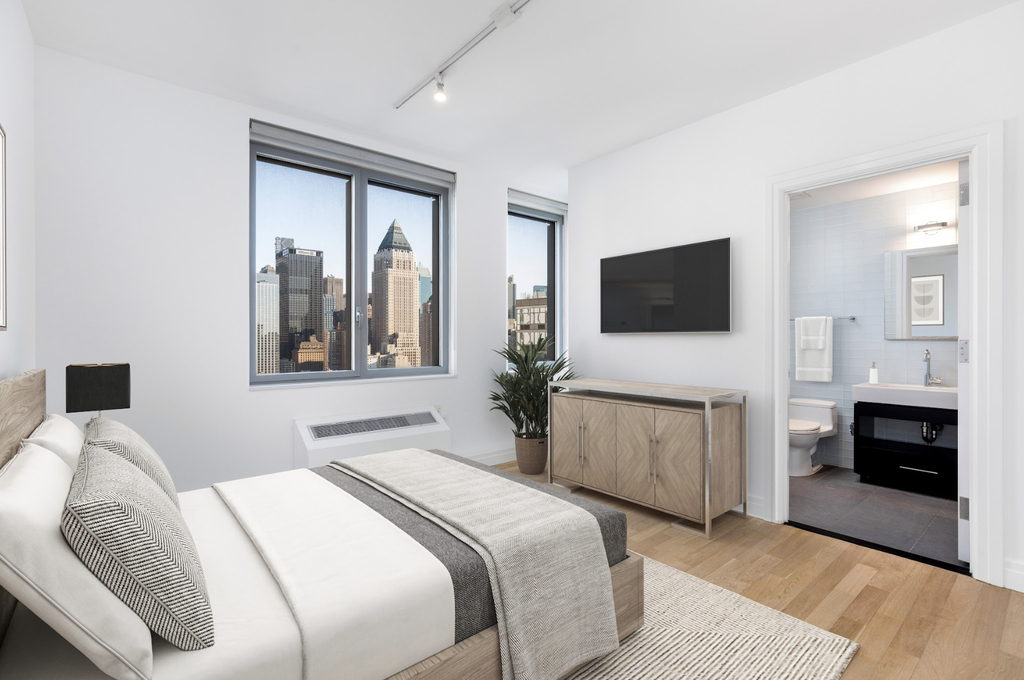 554 West 54th Street - Photo 4
