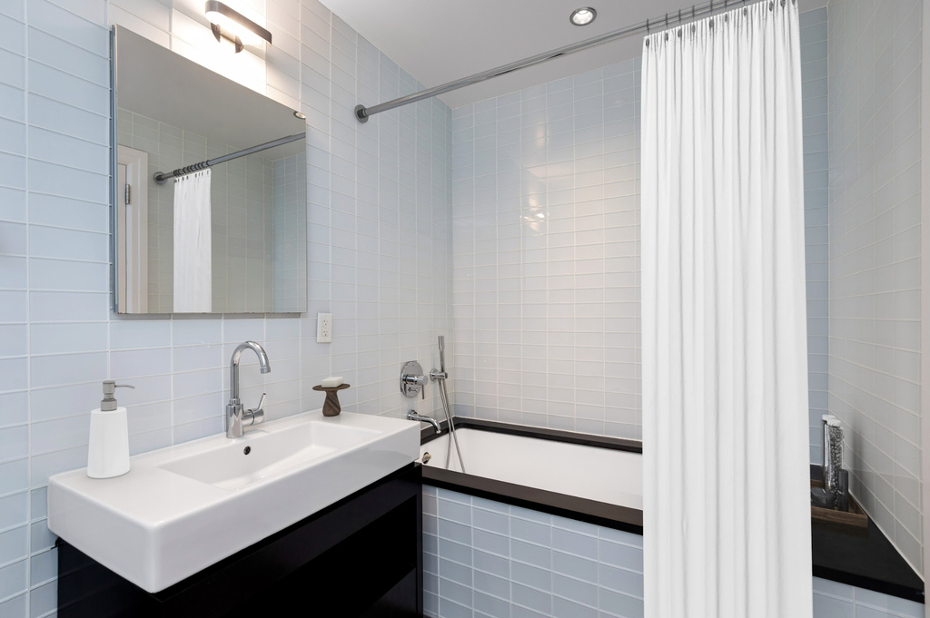 554 West 54th Street - Photo 5