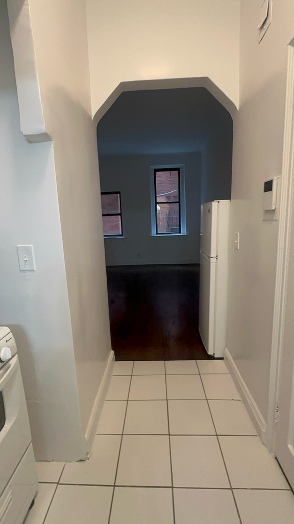 1st Avenue - Photo 2