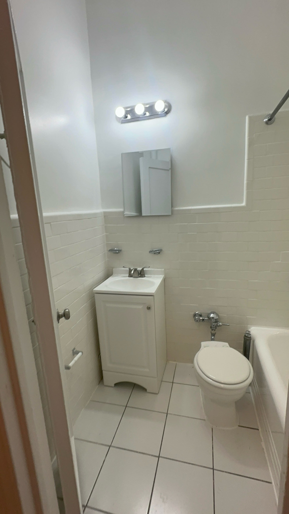 1st Avenue - Photo 3