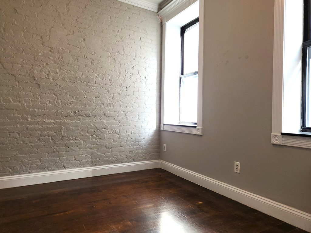 East 18th Street - Photo 4