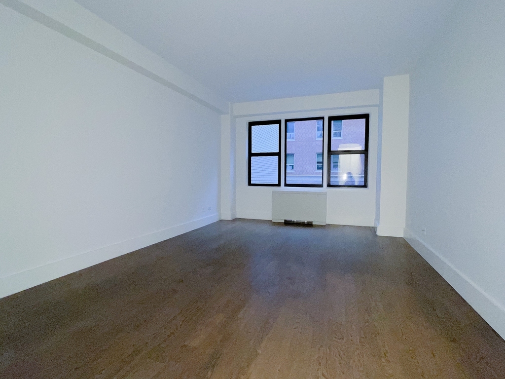 East 63 Street - Photo 3