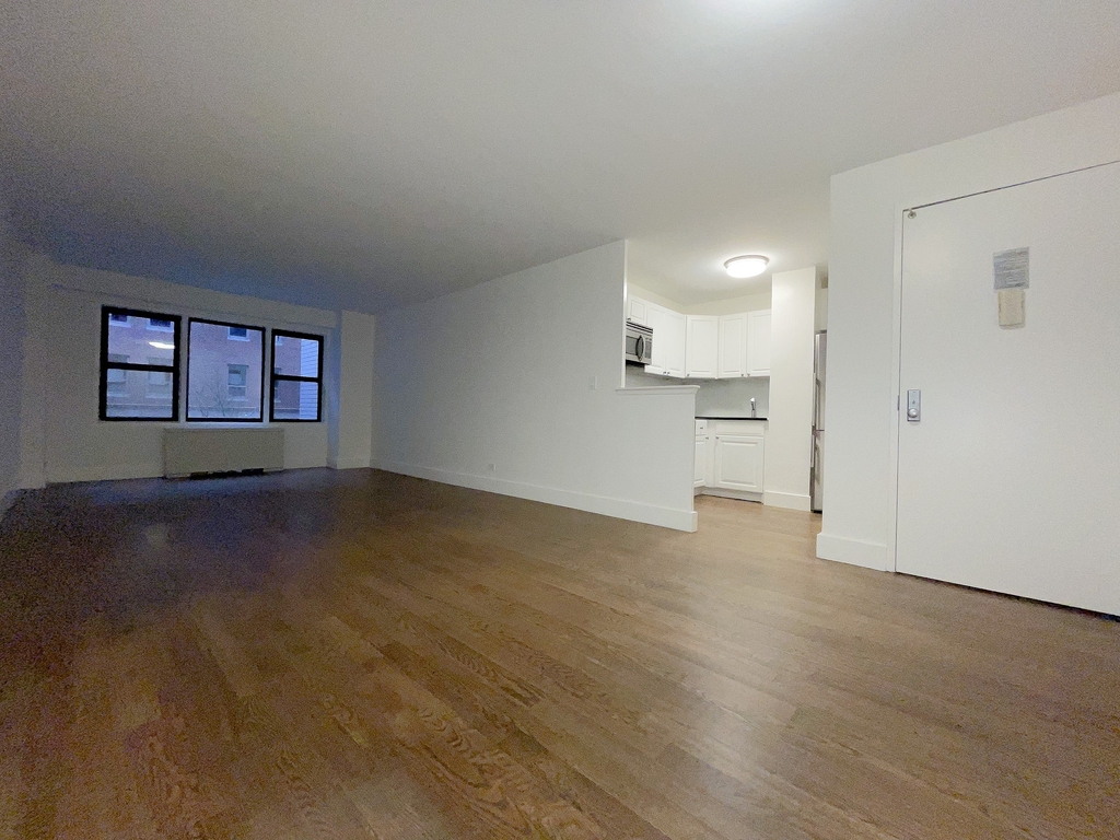 East 63 Street - Photo 2